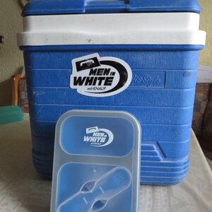 Meine Brotzeitbüchse und Kühltasche bzw.Sitzplatz