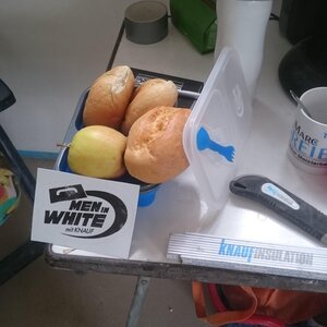 Viel passt ja nicht rein, für einen kräftigen Stuckateur?