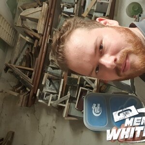 Mittagspause in der Werkstatt , Gruß aus Köln