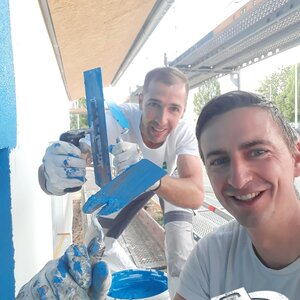 Oberputz im satten Farbton blau!