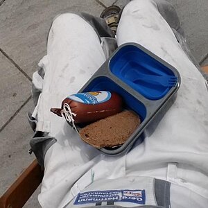 Pause mit Men in White