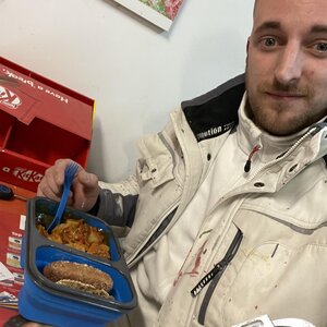 Kurz im Lager Mittag gegessen ! Super Dose , vielen Dank !