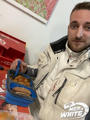 Kurz im Lager Mittag gegessen ! Super Dose , vielen Dank !