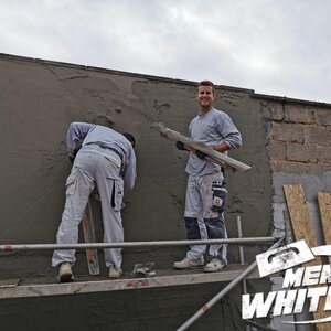 ErsteVerputzarbeiten mit Super Lupp. Mittlerweile ist die Firma überschrieben