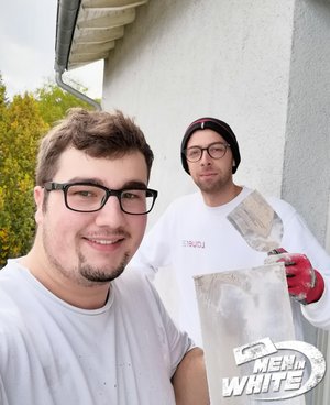 Heute an der fasade kleinere stellen aufm Balkon ausberrern